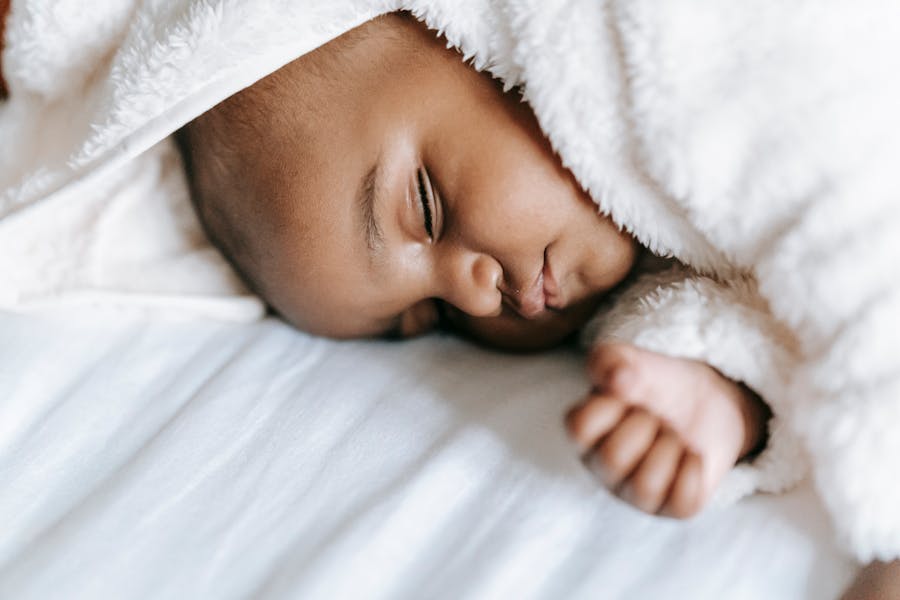 Why Does My Baby Fall Asleep While Bottle Feeding